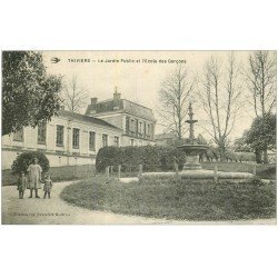 24 THIVIERS. Ecole de Garçons et Jardin 1916