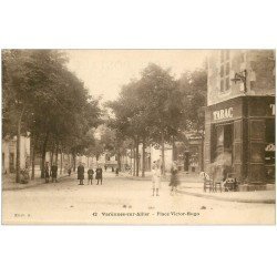 carte postale ancienne 03 VARENNES-sur-ALLIER. Tabac Place Victor-Hugo