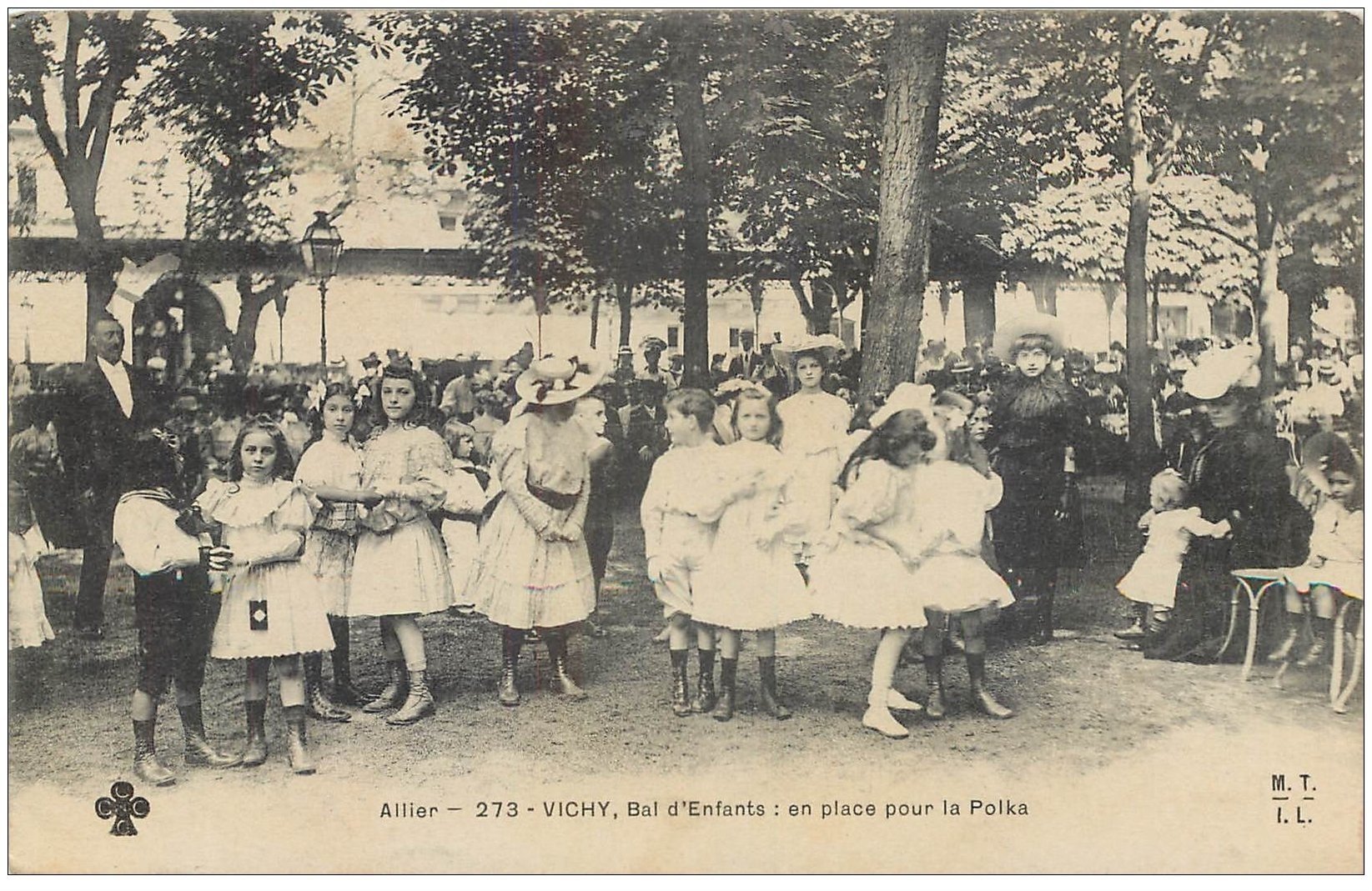 carte postale ancienne 03 VICHY. Bal d'Enfants. La Polka 1906