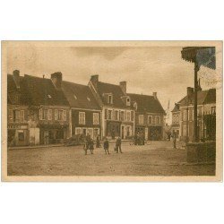 carte postale ancienne 28 AUTHON-DU-PERCHE. La Place du Marché. Familistère