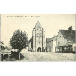 carte postale ancienne 28 BLEVY. Place de l'Eglise attelage