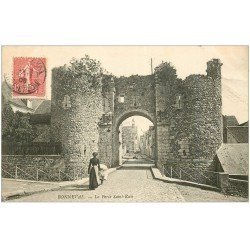 carte postale ancienne 28 BONNEVAL. Porte Saint-Roch 1906 Lavandière Laveuse