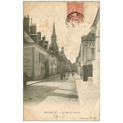 carte postale ancienne 28 BONNEVAL. Rue de Chartres 1905. Epicerie vins et Cycles