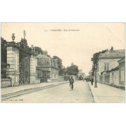 carte postale ancienne 28 CHARTRES. Cycliste Rue de Bonneval