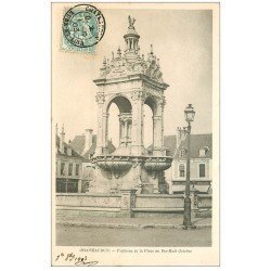 carte postale ancienne 28 CHATEAUDUN. Fontaine Place 18 octobre 1903