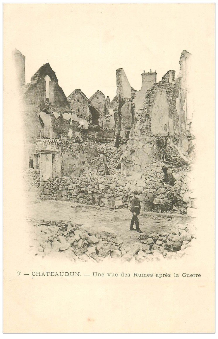 carte postale ancienne 28 CHATEAUDUN.Ruines après la Guerre vers 1900