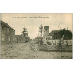 carte postale ancienne 28 CHATENAY. Ecole Communale Place de l'Eglise