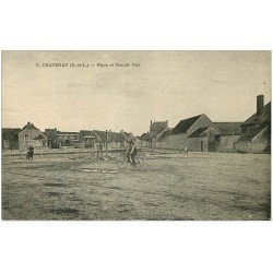 carte postale ancienne 28 CHATENAY. Place et Grande Rue