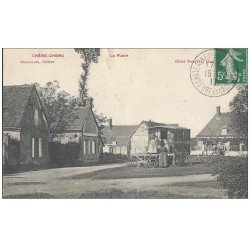 carte postale ancienne 28 CHENE-CHENU. La Place avec Roulotte 1911 (défauts)...