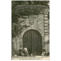carte postale ancienne 28 CLAIRETS. L'Abbaye. Gardien et Chien 1932