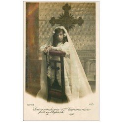 carte postale ancienne 28 CRECY-COUVE par TREON. Communiante 1909. Carte émaillographie rare Madeleine Famille Chéreau
