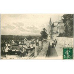 carte postale ancienne 28 DREUX. Chemin de Ronde du Château 1913