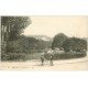 carte postale ancienne 28 DREUX. Cycliste devant le Square