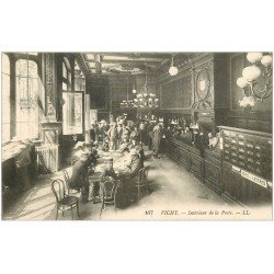 carte postale ancienne 03 VICHY. Intérieur de la Poste. Rare 1915. Boite aux Lettres Poste restante de l'Epoque