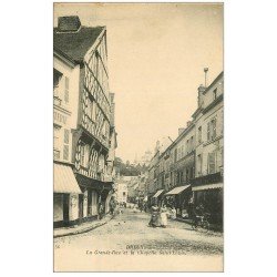 carte postale ancienne 28 DREUX. Grande Rue 1918 et Chapelle Saint-Louis. A la Belle Jardinière