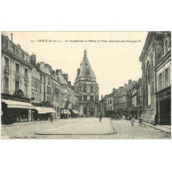 carte postale ancienne 28 DREUX. Grande-Rue et Hôtel de Ville n°22