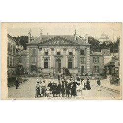 carte postale ancienne 28 DREUX. Palais de Justice 1919 légèrement dentelée