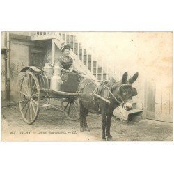 carte postale ancienne 03 VICHY. La Laitière Bourbonnaise 1906. Attelage Mule et Ane