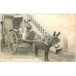 carte postale ancienne 03 VICHY. La Laitière Bourbonnaise 1906. Attelage Mule et Ane