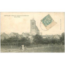 carte postale ancienne 28 JANVILLE. Fossé des Fortifications 1905. Porteur de bois