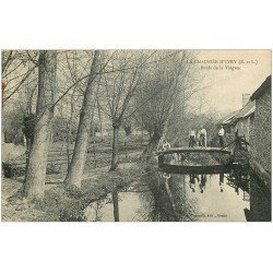 28 LA CHAUSSEE D'IVRY. Bords de la Vesgres 1930