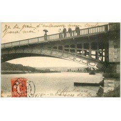 carte postale ancienne 03 VICHY. L'Allier. Curieux sur le Pont 1912 et Pêcheur