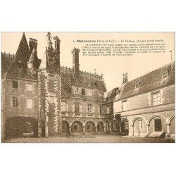 carte postale ancienne 28 MAINTENON. Château. La Cour 8