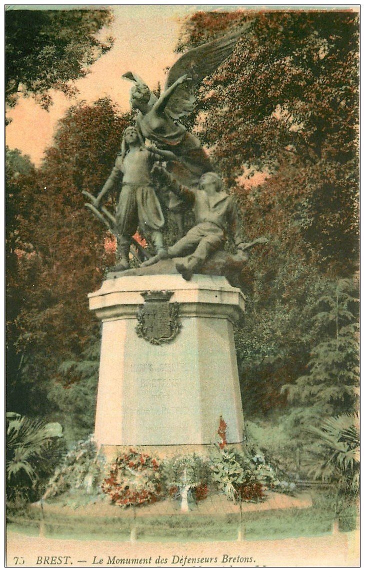 carte postale ancienne 29 BREST. Monument Défenseurs Bretons