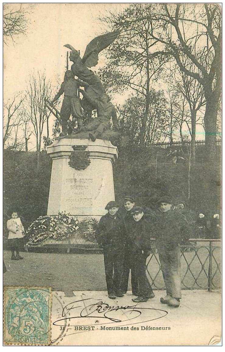 carte postale ancienne 29 BREST. Monument des Défenseurs 1905