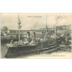 carte postale ancienne 29 BREST. Port de Guerre 1904 Batterie de la Pointe. Navire Militaire