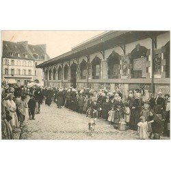 29 DOUARNENEZ. Le Marché rue des Halles