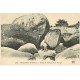 carte postale ancienne 29 HUELGOAT. Personnage Ménage de la Vierge. Rochers 1922