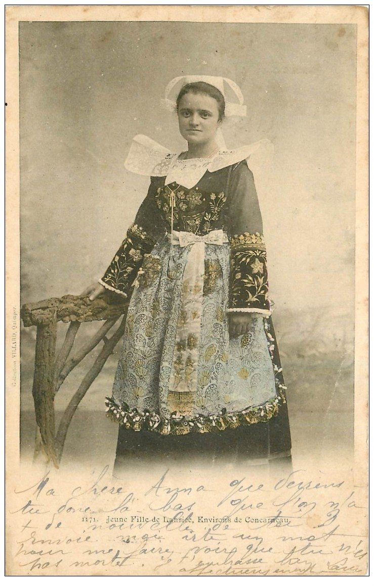 carte postale ancienne 29 LANRIEC. Jeune Fille en costume 1902