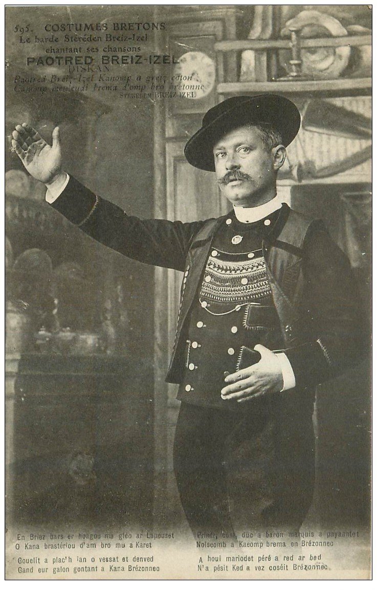 carte postale ancienne 29 Le Barde Stéréden Breiz-Izel chantant ses chansons