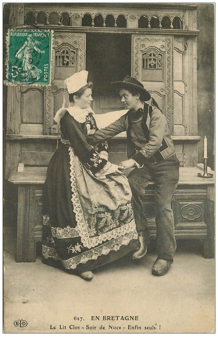 carte postale ancienne 29 LE LIT CLOS. Soir de Noce 1911