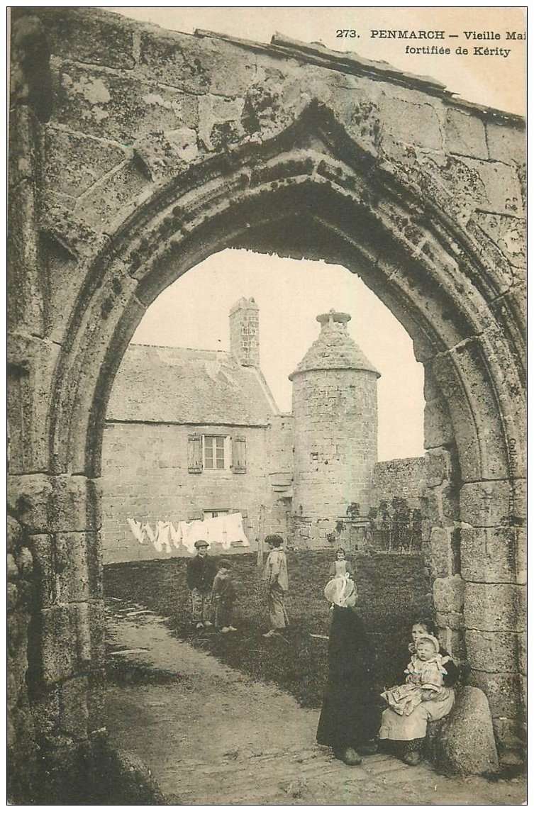 carte postale ancienne 29 PENMARCH. Kérity Maison fortifiée vers 1900