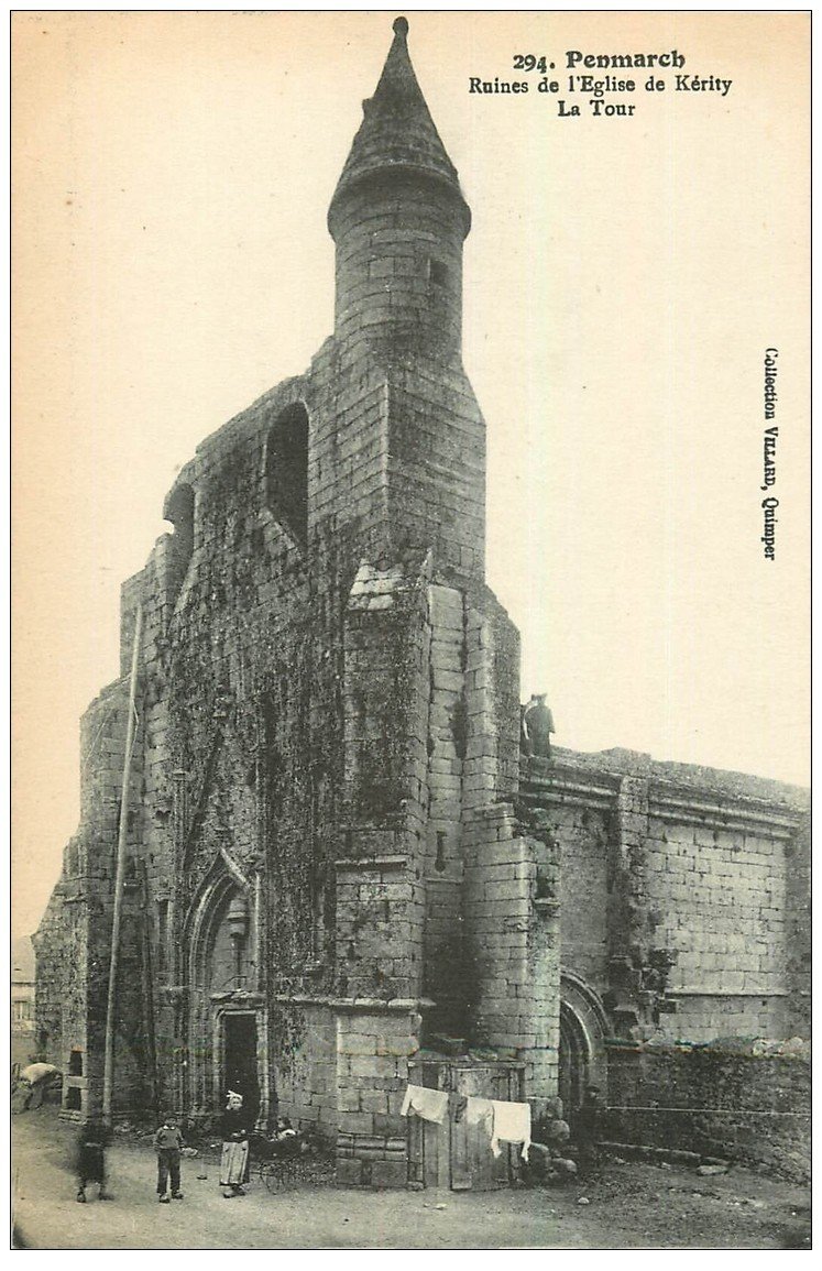 carte postale ancienne 29 PENMARCH. Kérity Tour Eglise avec habitants
