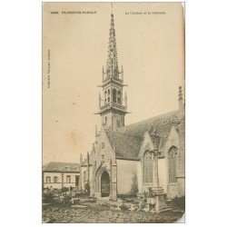 carte postale ancienne 29 PLONEVEZ-PRZAY. Clocher, Calvaire et Cimetière avec personnage