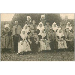 carte postale ancienne 29 PLOUGASTEL-DAOULAS. Les Mariages avec les Mariés vers 1900
