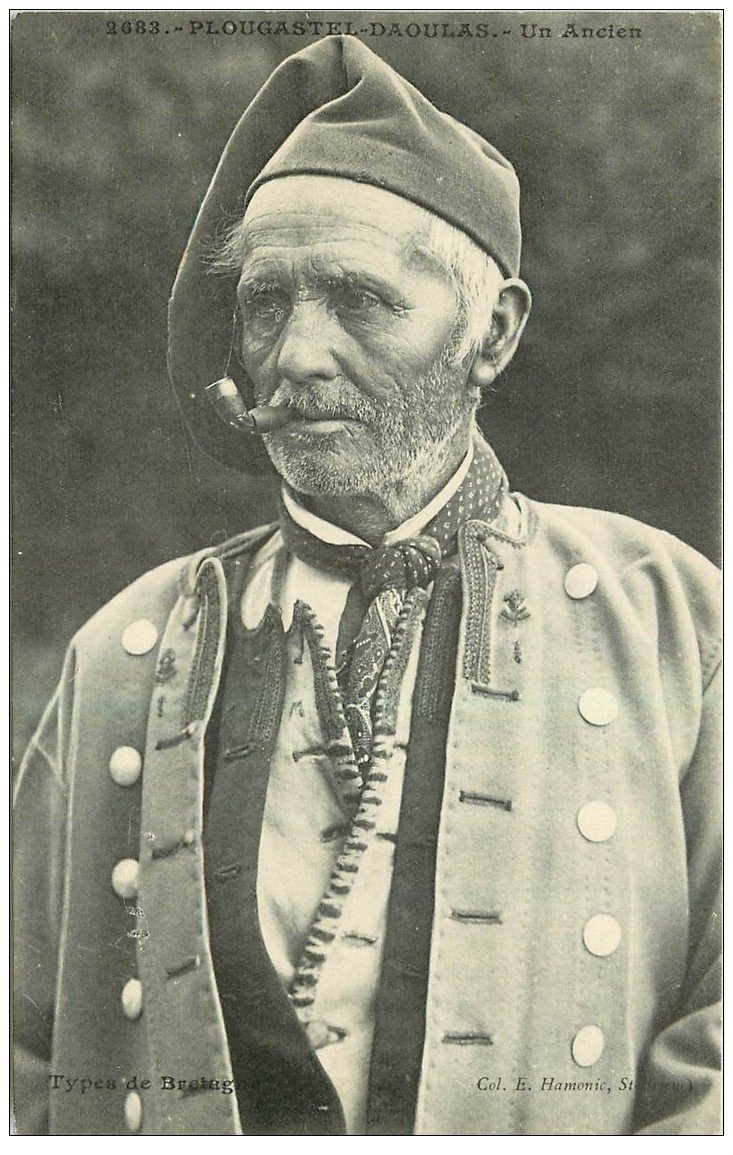 carte postale ancienne 29 PLOUGASTEL-DAOULAS. Un Ancien avec pipe
