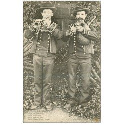 carte postale ancienne 29 PONT-AVEN. Musiciens Biniou et Bombarde