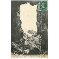 carte postale ancienne 29 PRIMEL. Grotte de la Crevasse 1911
