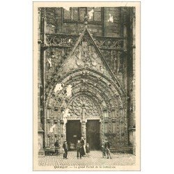 carte postale ancienne 29 QUIMPER. Portail Cathédrale 1943. Qq blancs