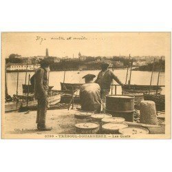 29 TREBOUL.DOUARNENEZ. Anciens Pêcheurs sur les Quais 1936