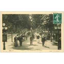 carte postale ancienne 03 VICHY. Parc la Promenade 1918. Bords dentelés
