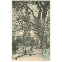 carte postale ancienne 03 VICHY. Parc la Promenade de Jeunes Filles 1906