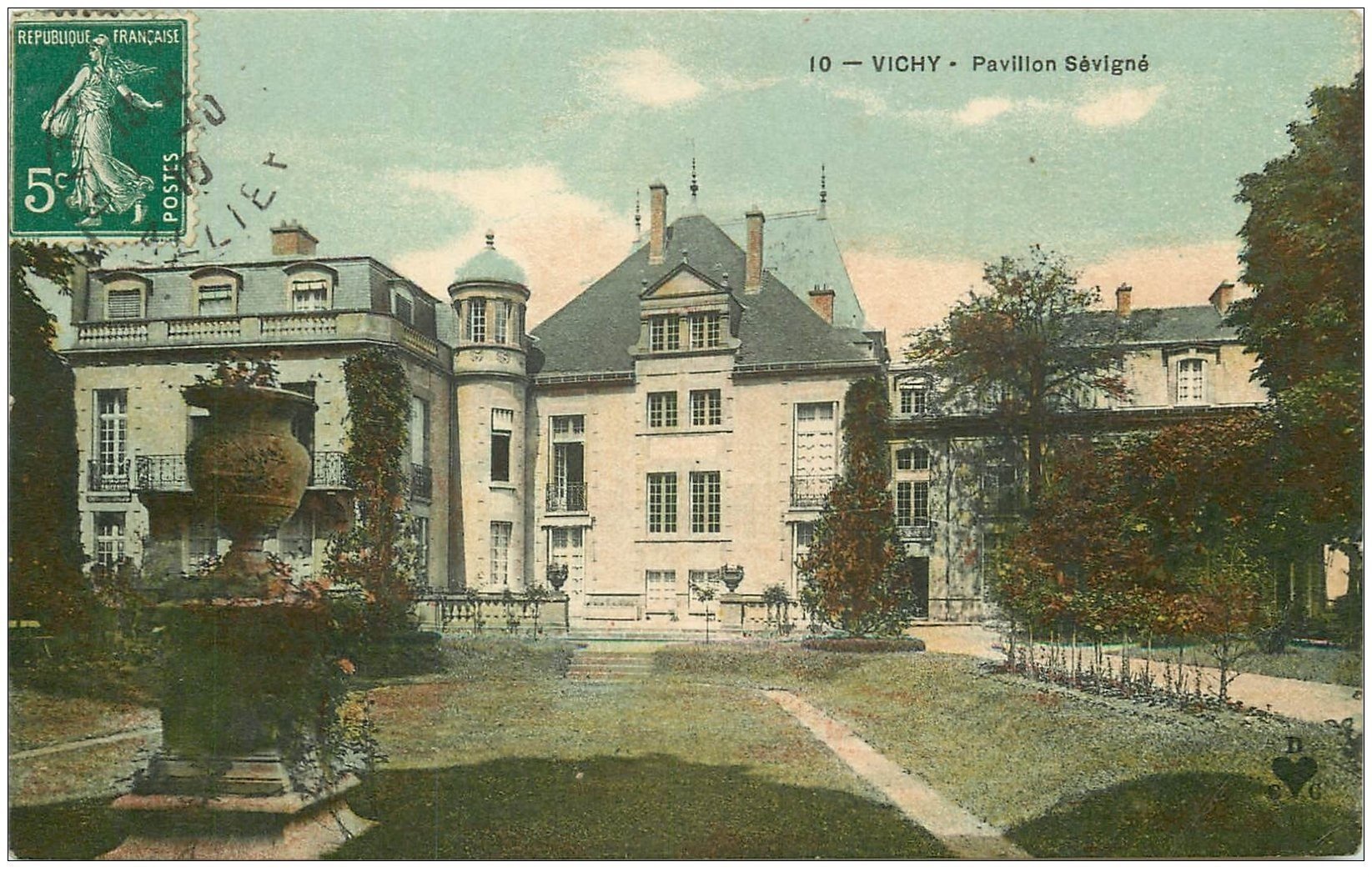 03 VICHY. Pavillon Sévigné 1910. DCC. (fine plissure)