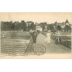 03 VICHY. Pêcheurs sur la Passerelle 1922