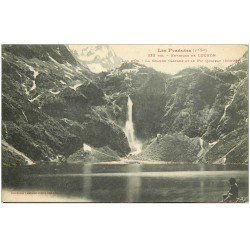 carte postale ancienne 31 LAC D'OO. Cascade et Pic Quairat 1908 homme assis à droite