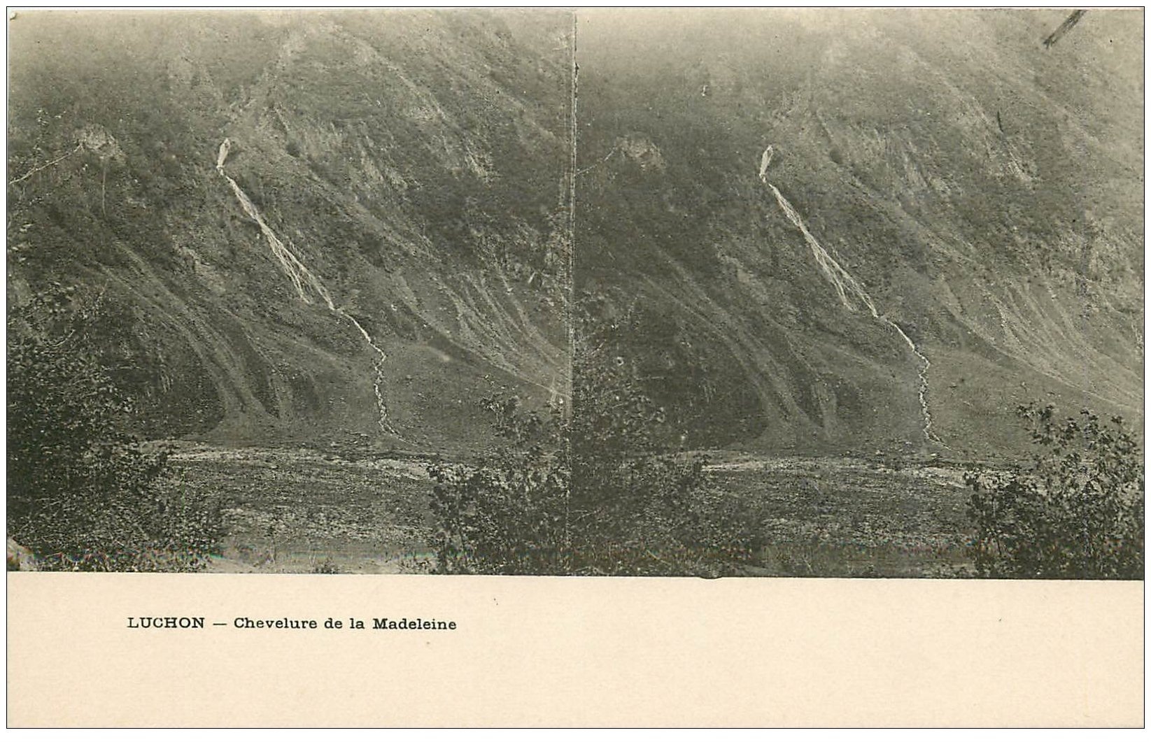 carte postale ancienne 31 LUCHON. Chevelure de la Madeleine. Carte stéréoscopique
